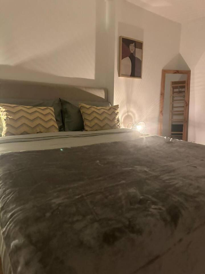 Stylish Renovated Apartment In Chiado Lisboa Extérieur photo