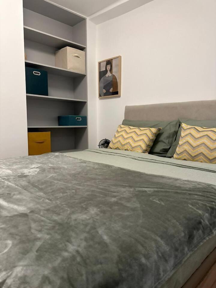 Stylish Renovated Apartment In Chiado Lisboa Extérieur photo