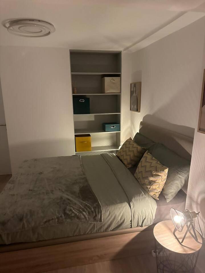 Stylish Renovated Apartment In Chiado Lisboa Extérieur photo