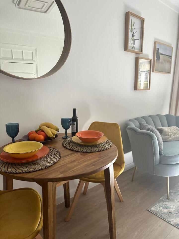 Stylish Renovated Apartment In Chiado Lisboa Extérieur photo